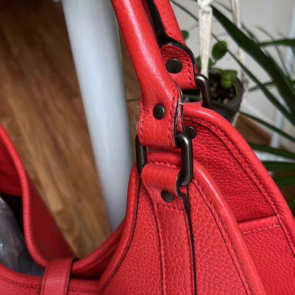 Gucci Red Leather Shoulder Bag - Picture 6 of 16